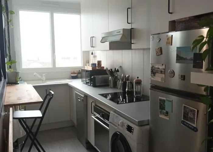 Sunny Flat In Paris